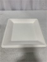 100 PACK OF SQUARE PAPER PLATES, 10.5 IN