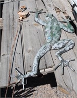 Yard Art - Wall Frog & Flamingo