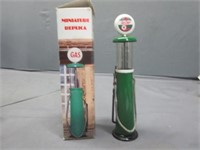 Roys MFG Skychief Diecast Gas Pump