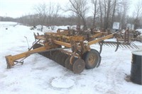 12FT TAYLOR WAY 7-SHANK DISC CHISEL PLOW WITH
