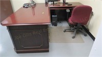 Corner Office Desk w/ Office Chair