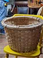 Split Oak Basket & Plastic Mailbox