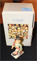 HUMMEL FIGURINE: MERRY WANDERER W/BOX