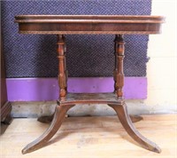 Vintage rectangle top mahogany table, see photos