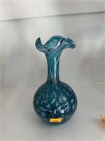 Vtg hand blown blue ruffled vase, 7in T
