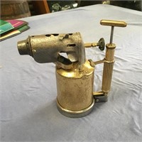 Brass blow lamp 1 3/4 pint