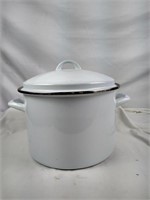 White Enameled Stock Pot with Lid