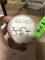 SIGNED BASEBALL NOTE