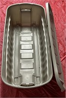 Rubbermaid Tote With Lid