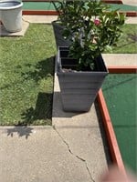 4 square planters 15”x 23”