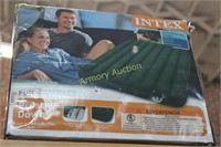 INTEX FULL SIZE BLOW UP MATTRESS