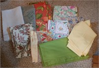 LG Lot Of Table Cloths Assorted Sizes