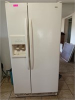 Kenmore side by side fridge / freezer