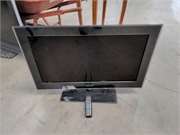 Samsung 32" TV and remote