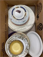 Box of assorted decorative plates, saucers