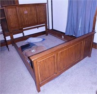 Oak queen size bed: Headboard - Footboard - Rails