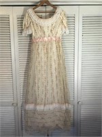 VINTAGE HANDMADE FLORAL LACE MAXI DRESS