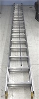 Commercial grade 32 ft flat step extension ladder