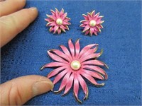 pink flower brooch & clip earrings