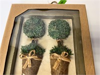 2 Topiary in Picture Frame Wall Décor