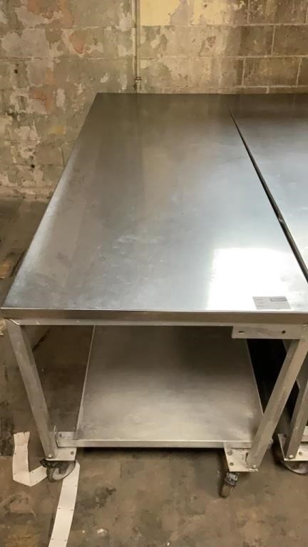 1 Stainless Steel Work Station Cart w/ Bottom