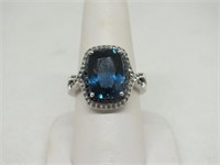 STERLING SILVER RING W/GEMSTONE