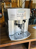 Delonghi Magnifica Coffee machine