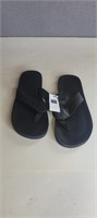 NEW GAP SLIPPERS SIZE 8