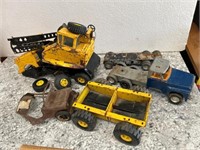 Vintage Nylint toy lot. Crane.