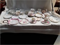 Vintage tea cups and dessert plates