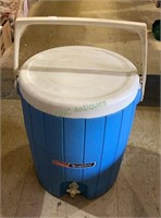 Large Coleman roundabout beverage cooler with top
