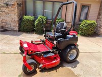 GRAVELY ZERO TURN MOWER