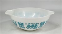 VINTAGE PYREX AMISH BUTTER PRINT MIXING BOWL