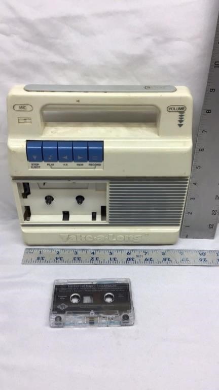 E4) UNTESTED VINTAGE TAPE PLAYER