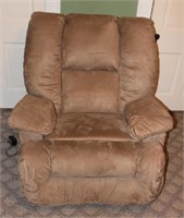 Recliner w/ Heat and Vibration