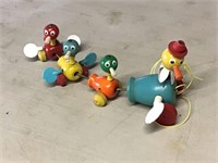 VINTAGE FISHER PRICE DUCK PULL TOY WINGS TURN =