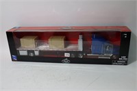 MACK CH TRUCK AND FLATBED TRAILER 1/32