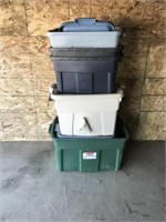 Miscellaneous Rubbermaid totes