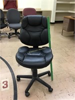 Black desk chair