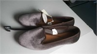 Ladies size 9 Taupe Flats