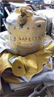 TARP AND EAGLE SAFETY GAS CAN