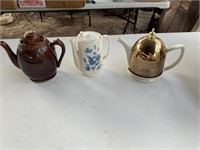 3 Teapots