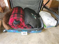 Twin flannel sheets, blankets & luggage