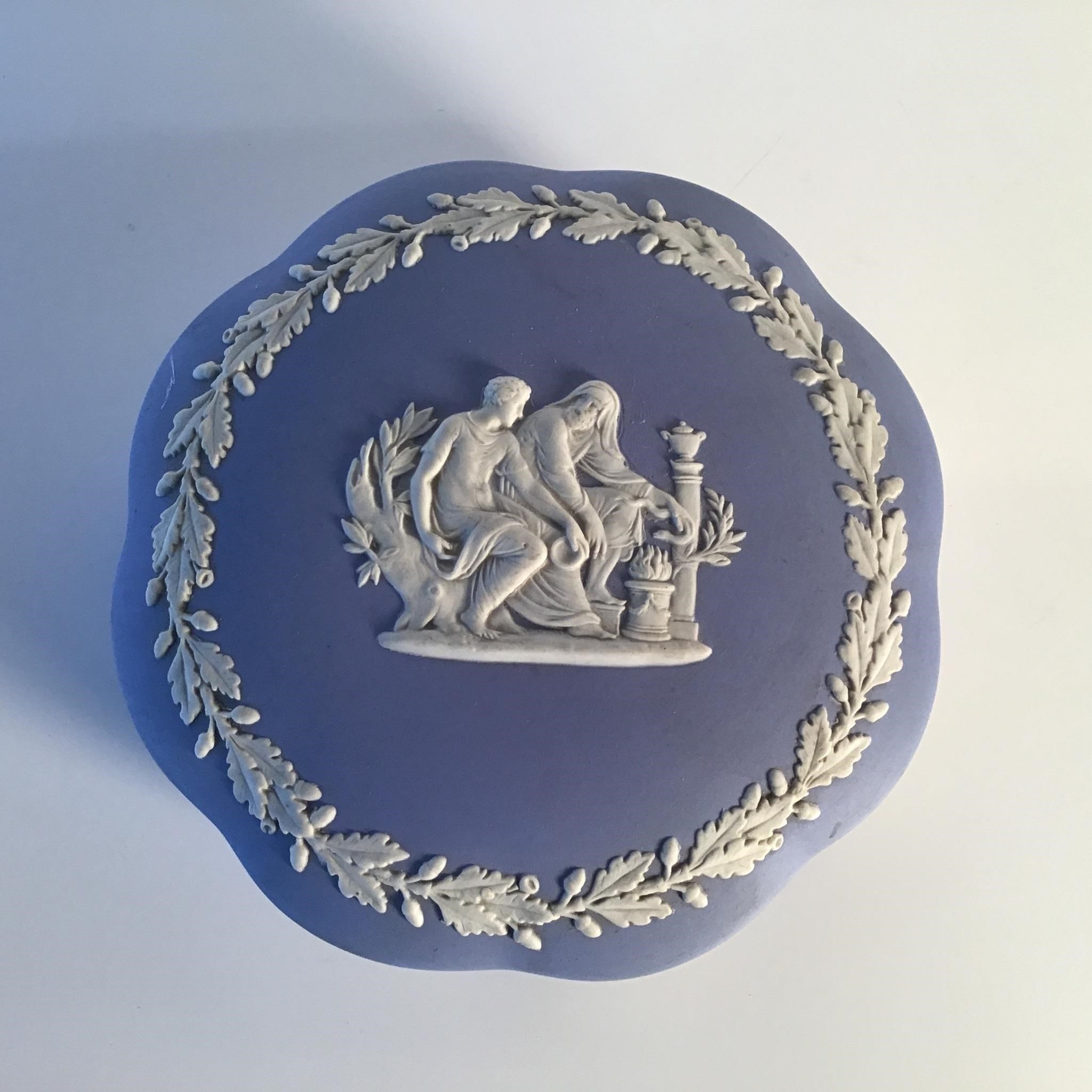 WEDGWOOD JASPERWARE POTTERY BOX ENGLAND