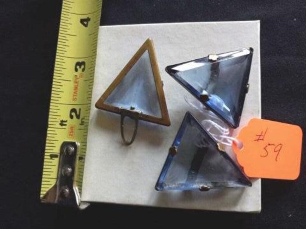 Triangular gemstone neckerchief?