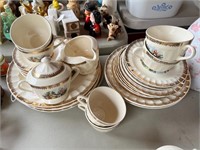 Cronin China Service For 6 Colonial - 35 Pieces