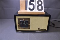 AM Crosley  Clock Radio Powers On Model E-75 CE