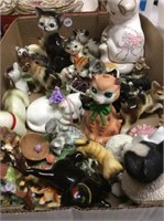 Tray of assorted cat figurines