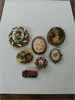 Brooches  (7)