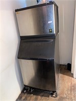 Manitowoc 450lbs Ice Machine & Bin [WWR]